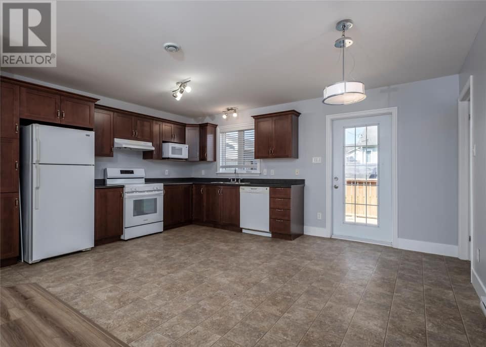 5 Mayfair Avenue, photo 8 of 40