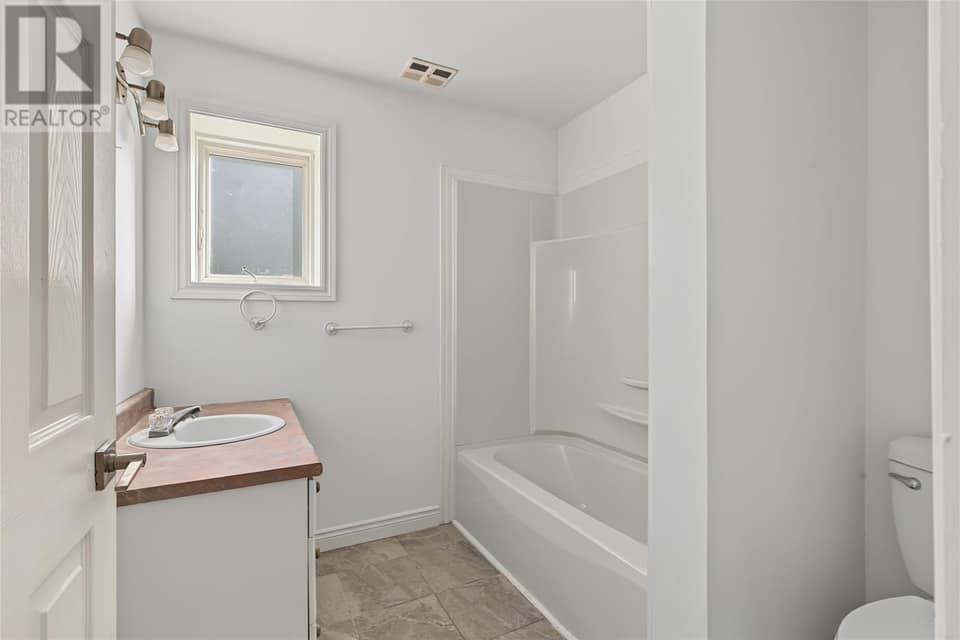 24 Gary Drive, photo 36 of 50