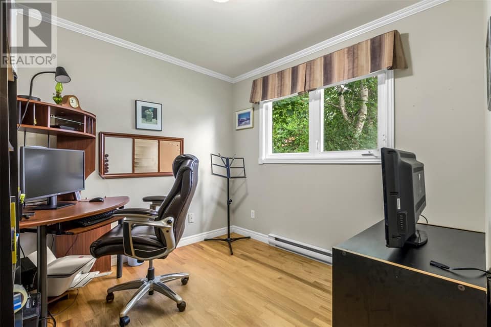 10 Strawberry Marsh Road, photo 20 of 35