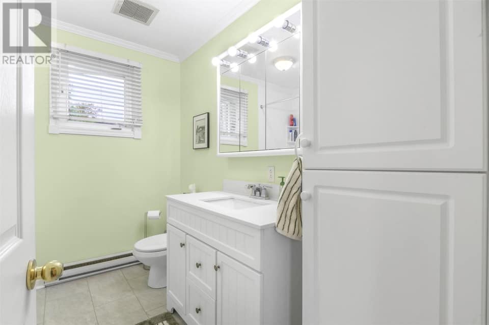 10 Strawberry Marsh Road, photo 21 of 35