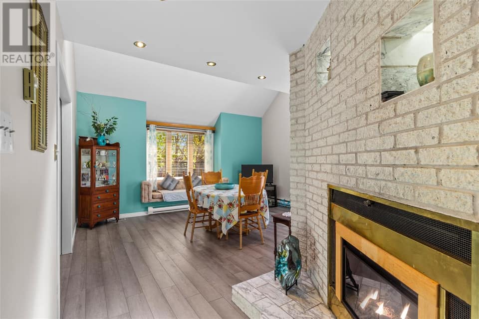 28 Dawes Hill Road, photo 15 of 45