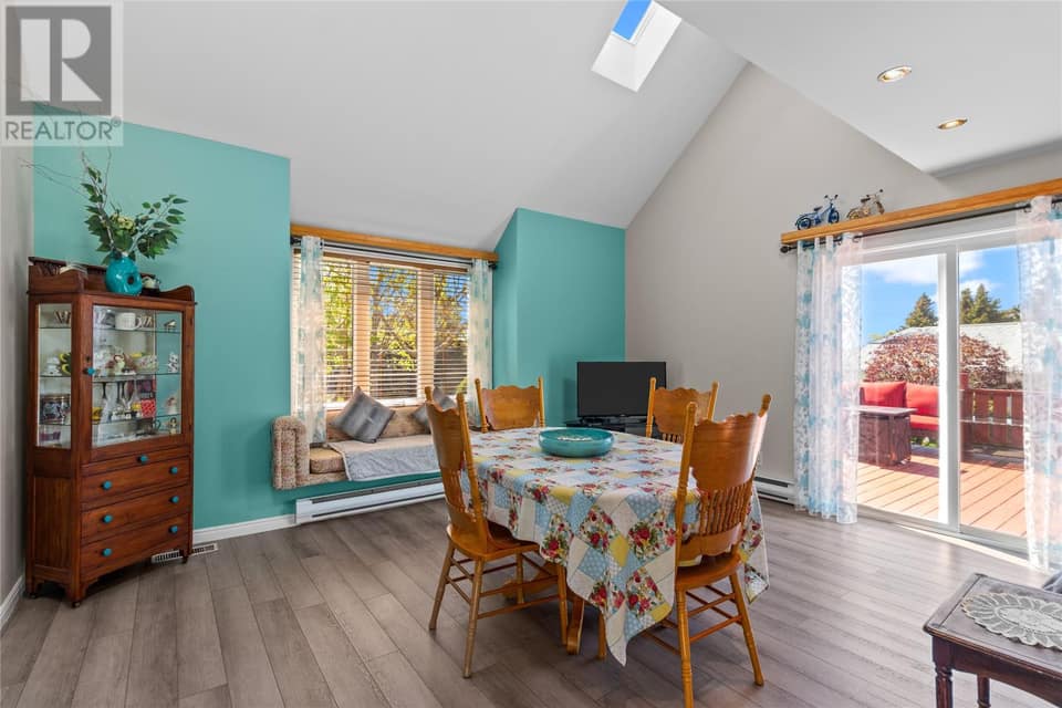 28 Dawes Hill Road, photo 13 of 45