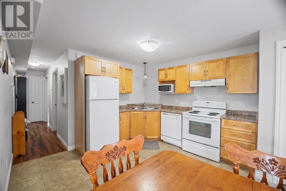 28 Westport Drive, photo 15 of 27