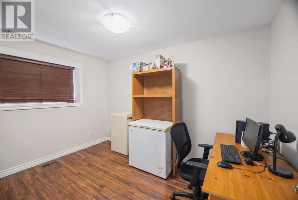 28 Westport Drive, photo 20 of 27