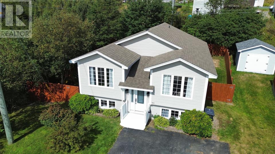 161 Lanark Drive, photo 2 of 39