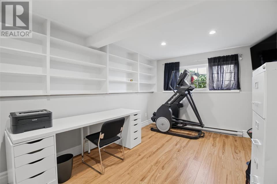 161 Lanark Drive, photo 29 of 39