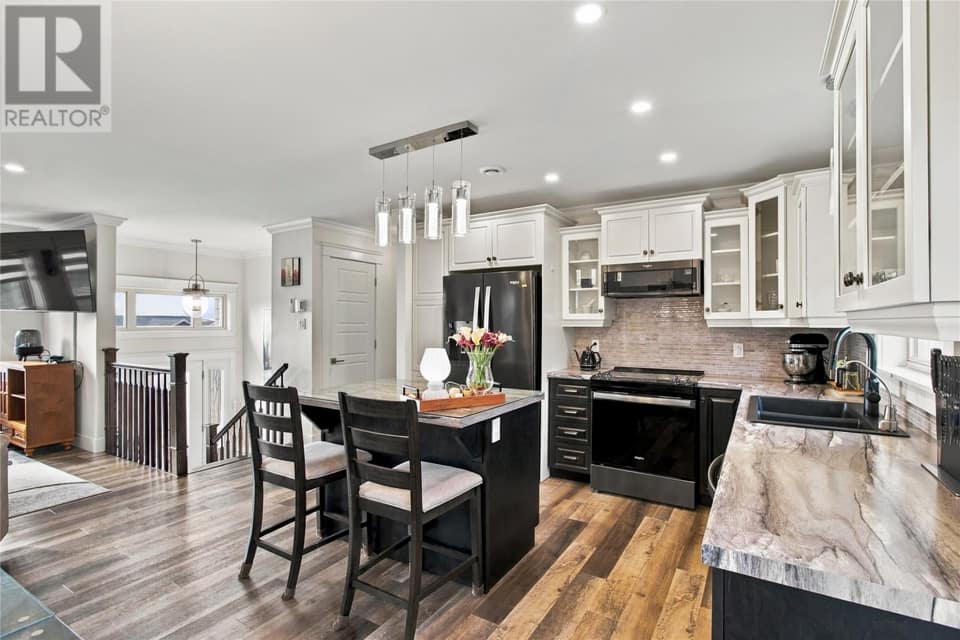 58 Oaken Drive, photo 10 of 36