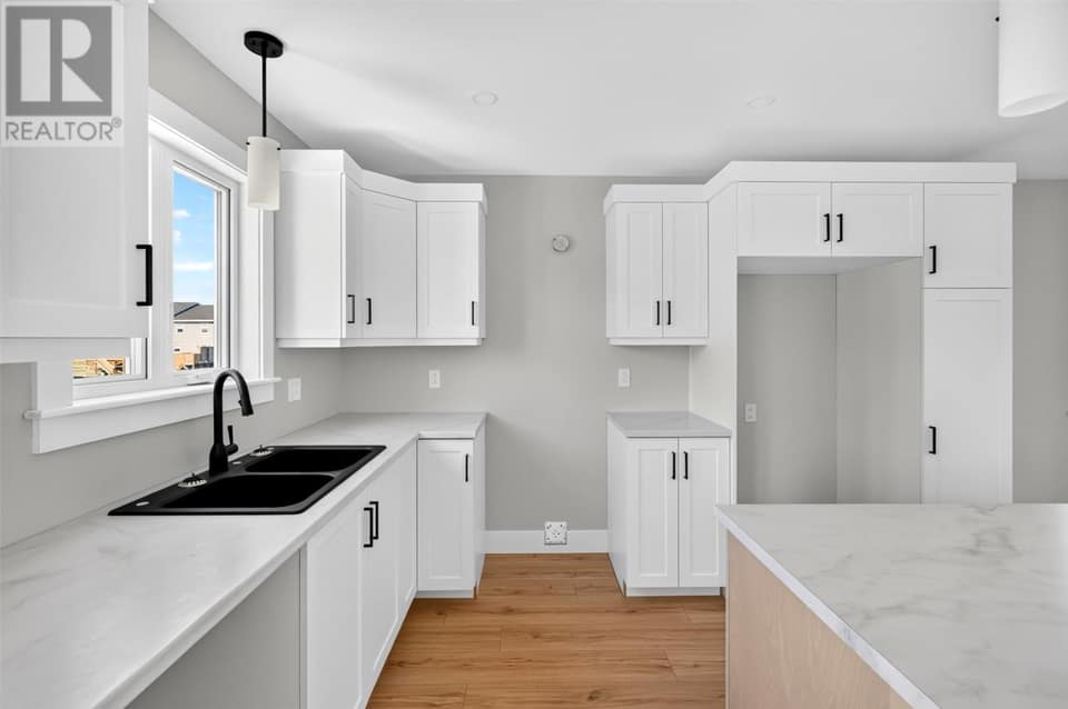 88 Trenton Drive, photo 6 of 20