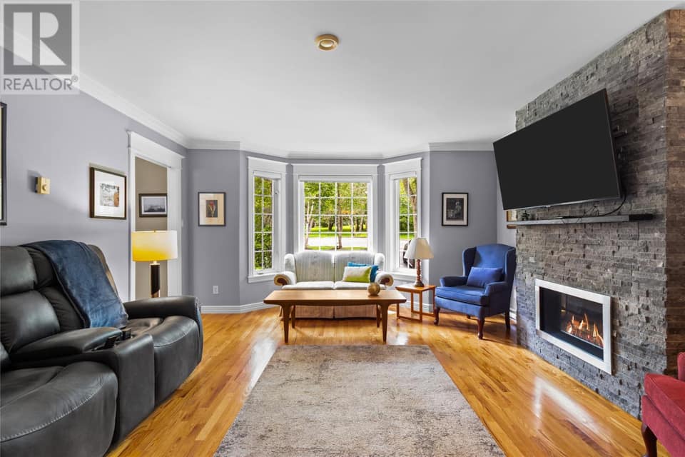 48 Squires Avenue, photo 11 of 49