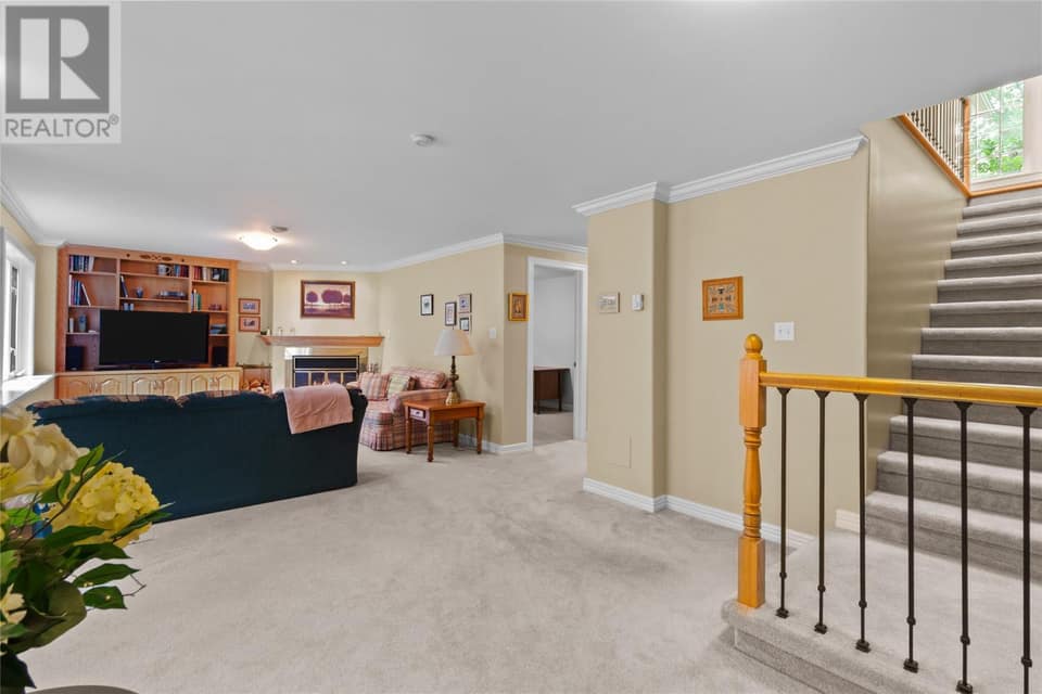 48 Squires Avenue, photo 27 of 49