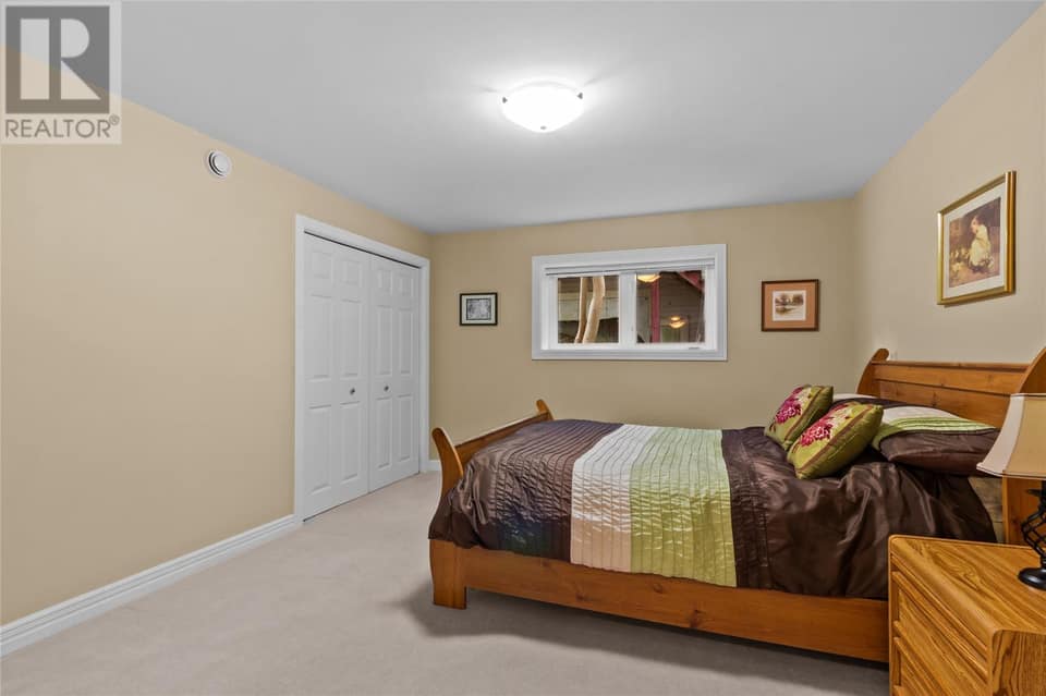48 Squires Avenue, photo 31 of 49
