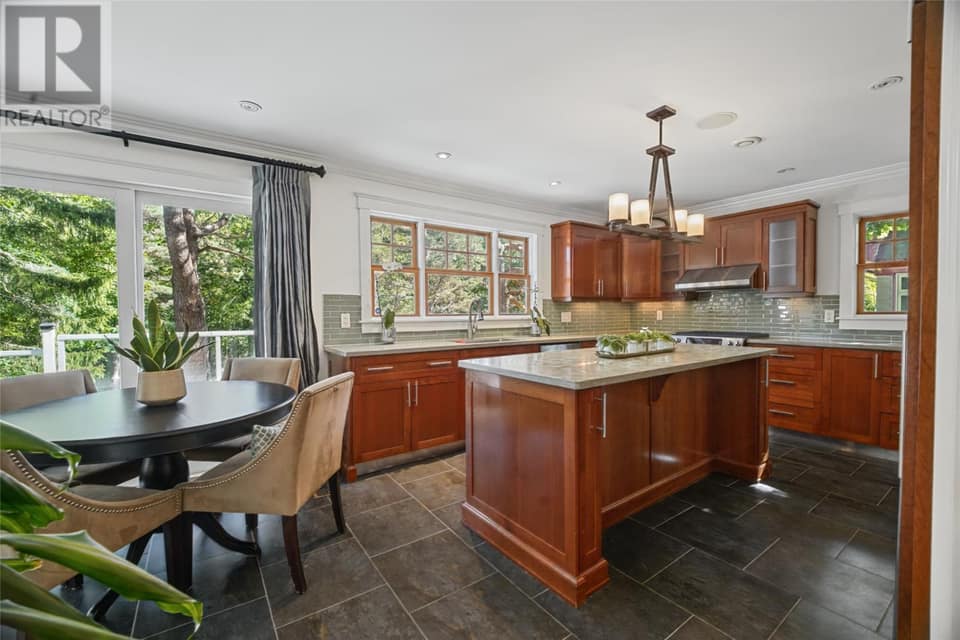 201 Waterford Bridge Road, photo 12 of 50