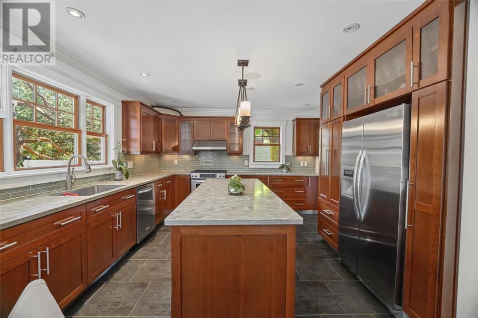 201 Waterford Bridge Road, photo 14 of 50