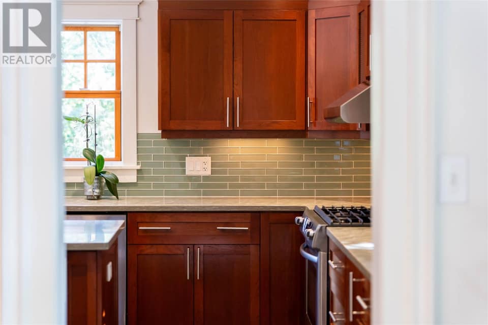 201 Waterford Bridge Road, photo 17 of 50