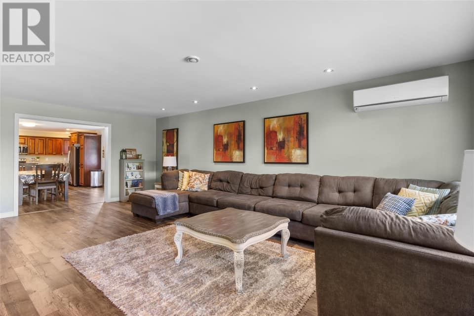 25 Chamberlains Road, photo 16 of 48