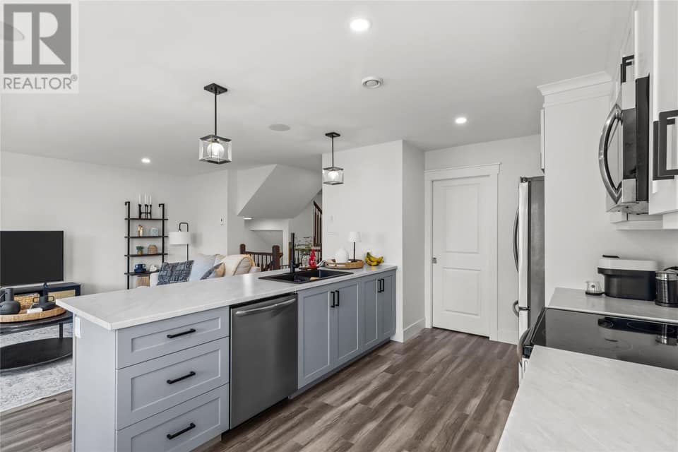 43 Challenger Crescent, photo 13 of 36