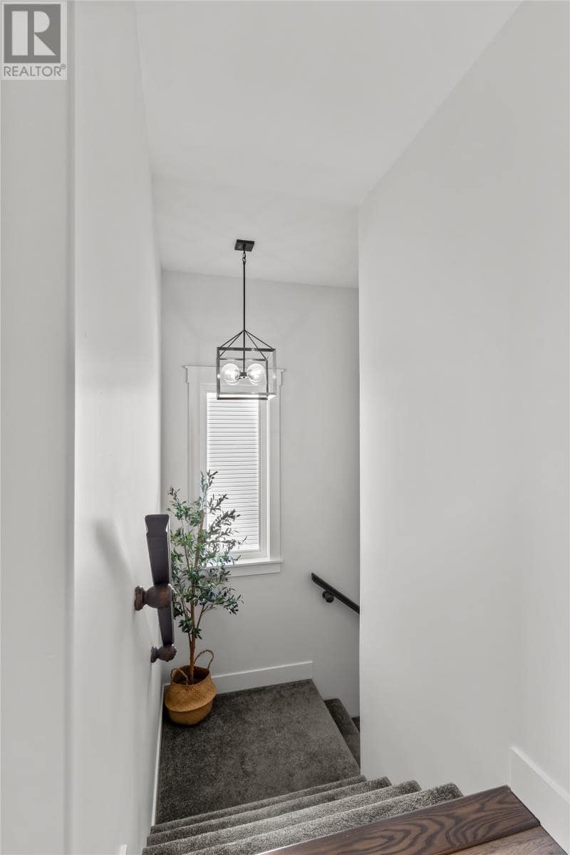 43 Challenger Crescent, photo 16 of 36