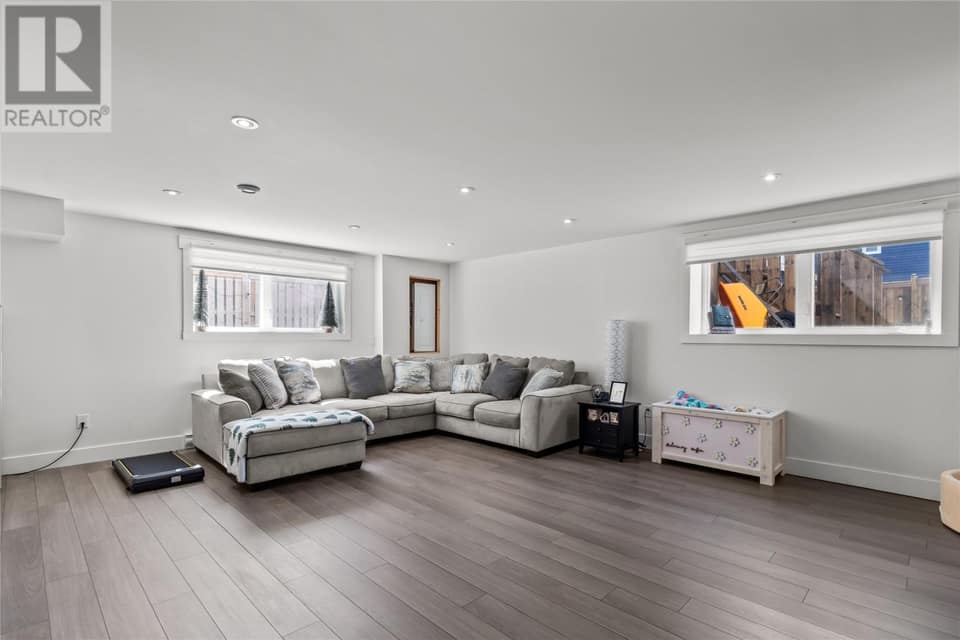 43 Challenger Crescent, photo 26 of 36
