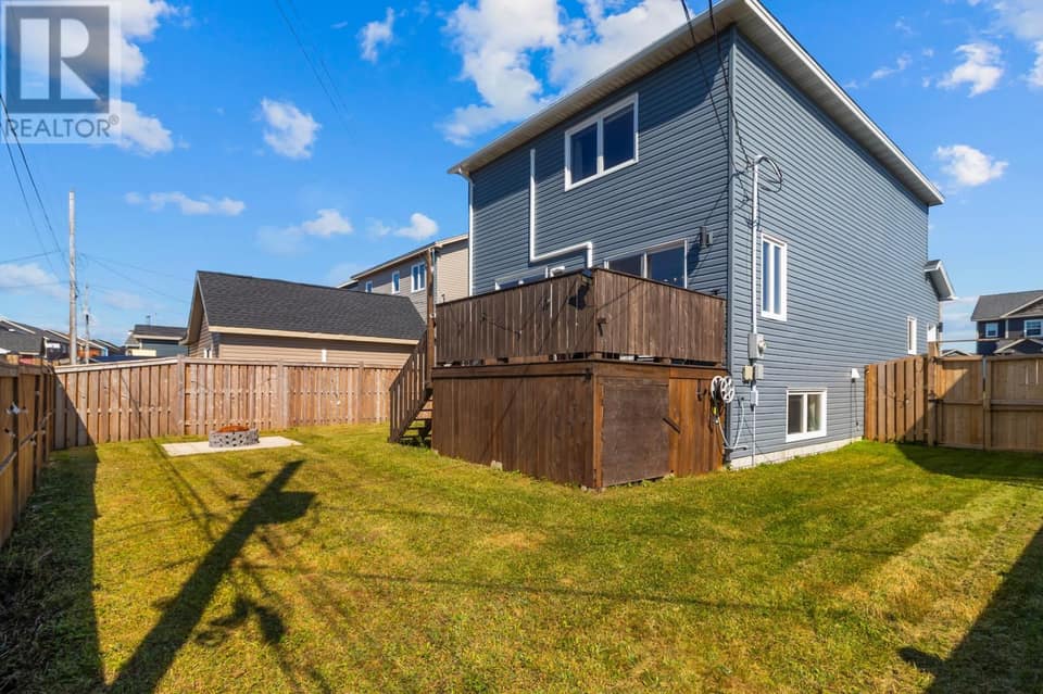 43 Challenger Crescent, photo 31 of 36