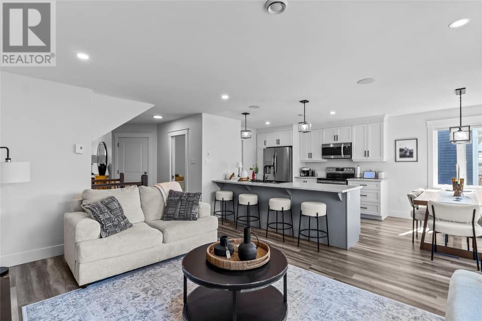43 Challenger Crescent, photo 8 of 36