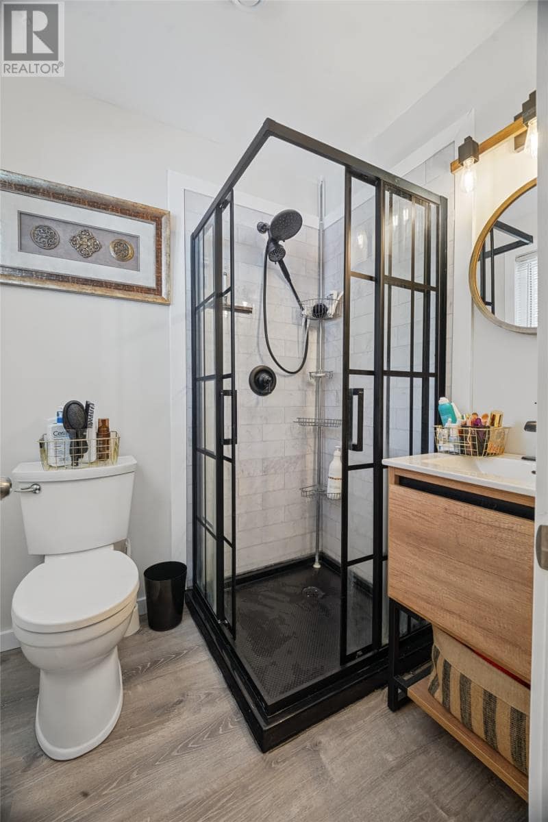 44 Canada Drive, photo 12 of 28