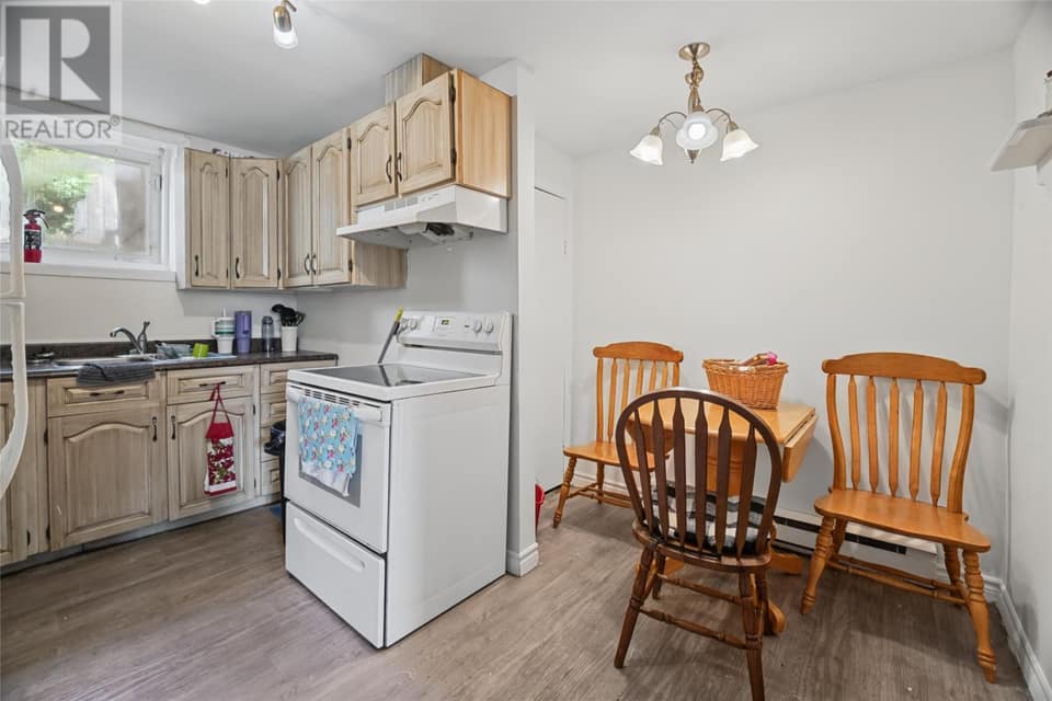 44 Canada Drive, photo 19 of 28