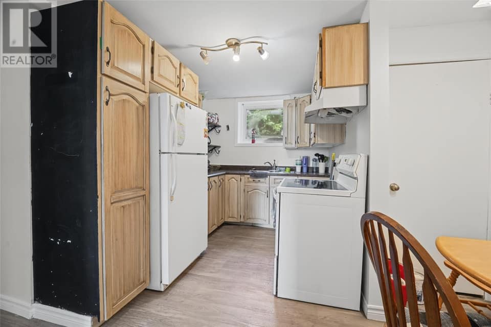 44 Canada Drive, photo 20 of 28