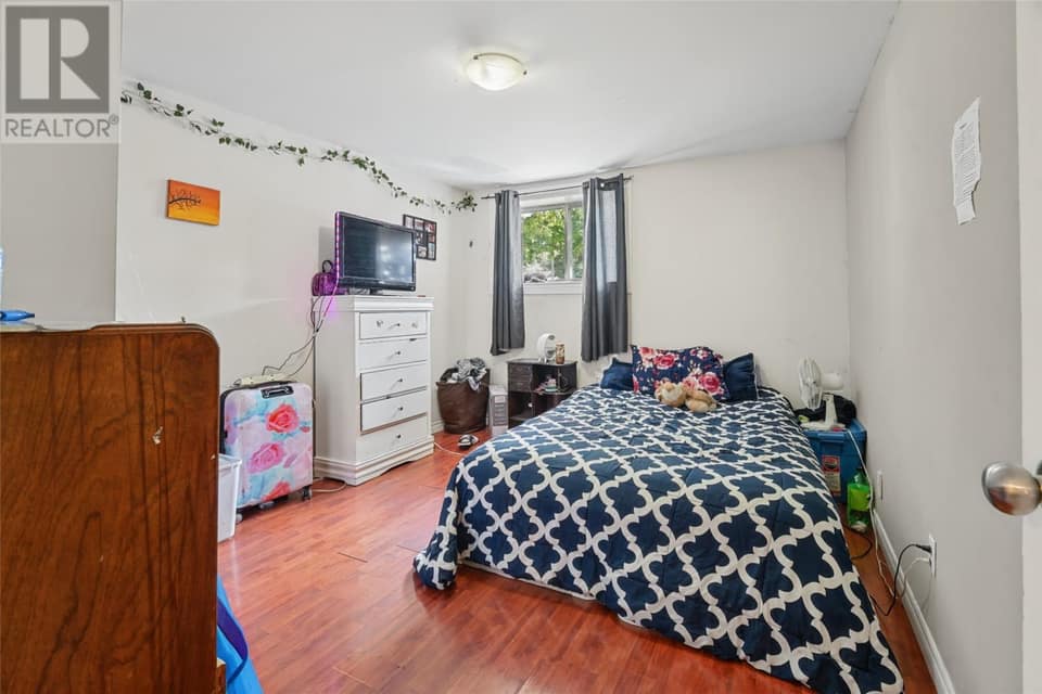 44 Canada Drive, photo 22 of 28