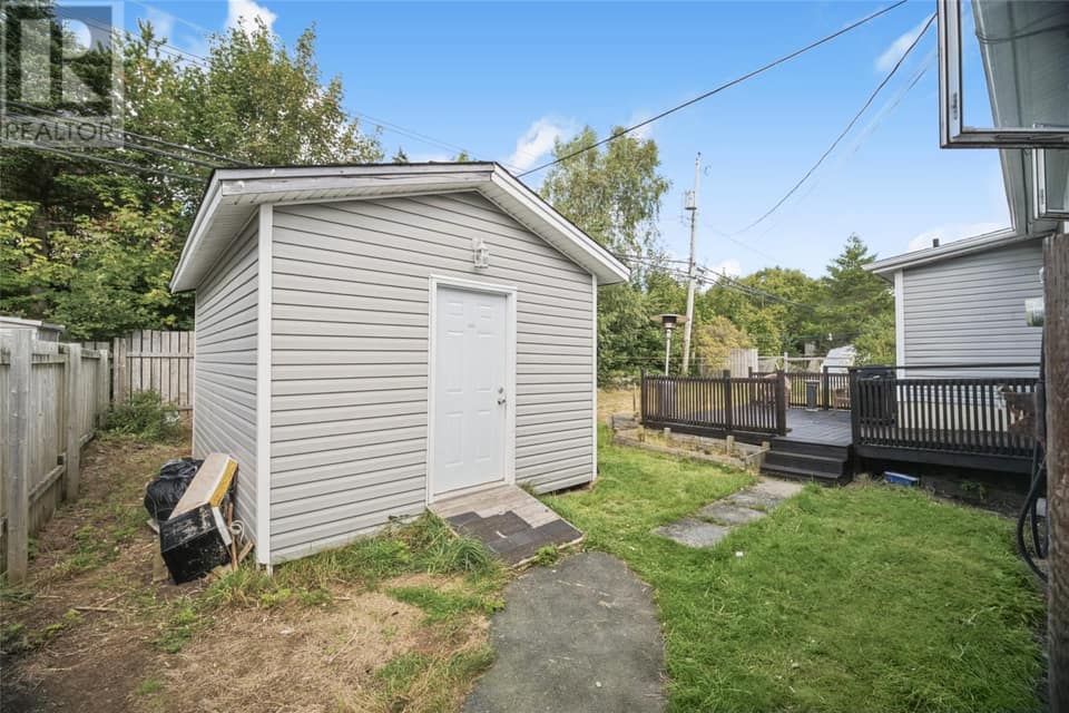 44 Canada Drive, photo 26 of 28