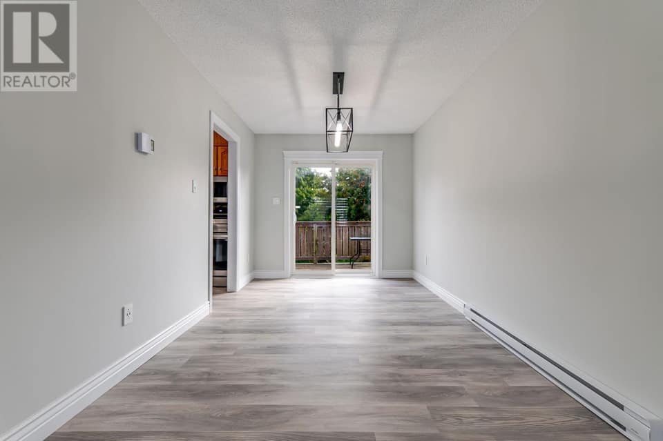 36 Moores Drive, photo 15 of 48