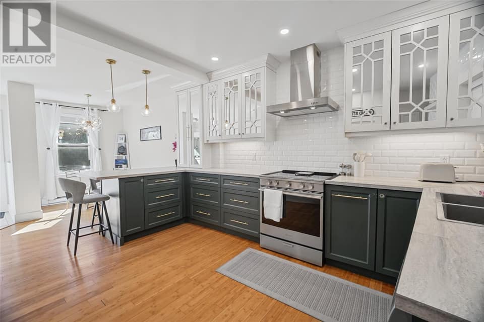 112 Bond Street, photo 8 of 27