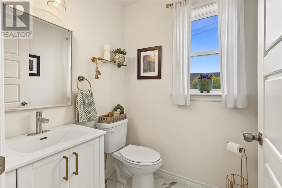 172 Lanark Drive, photo 18 of 31
