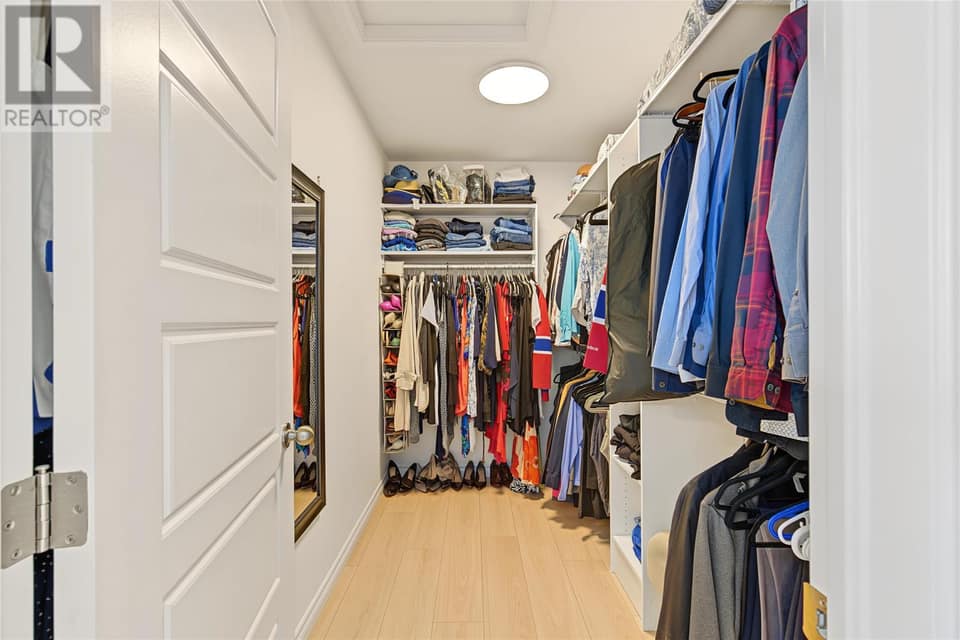 172 Lanark Drive, photo 22 of 31