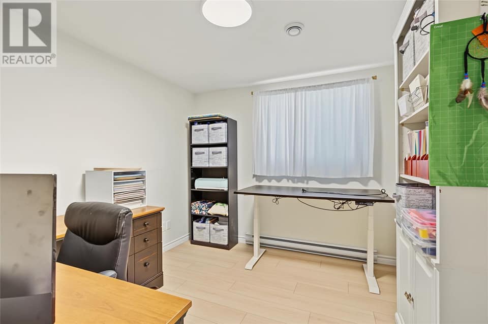 172 Lanark Drive, photo 28 of 31