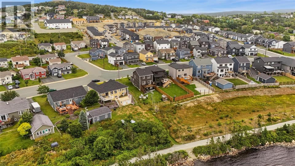172 Lanark Drive, photo 8 of 31