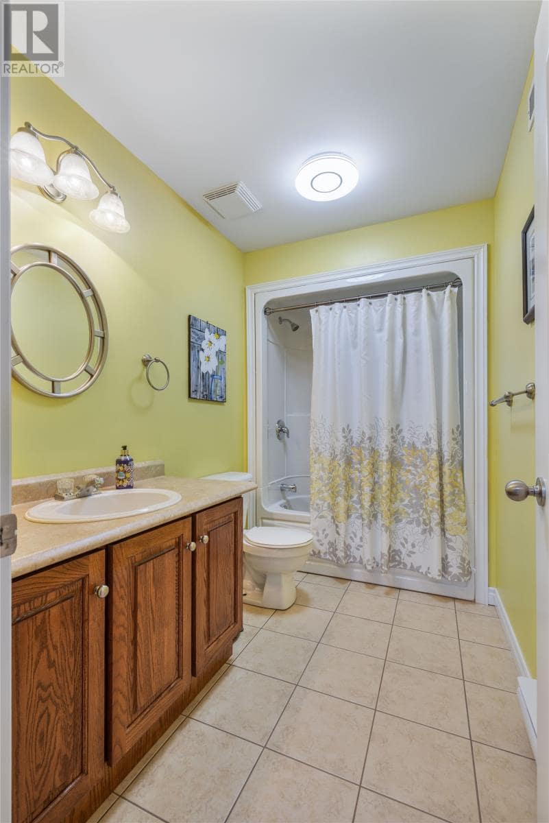 86 Hollyberry Drive, photo 19 of 37