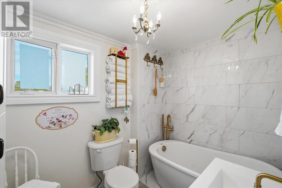 213 Pennywell Road, photo 17 of 34