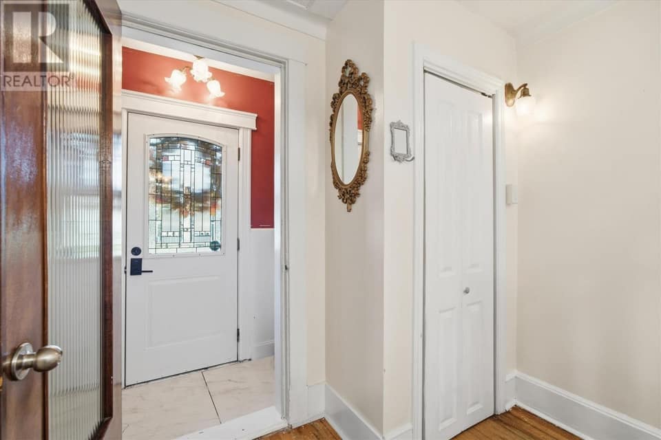 213 Pennywell Road, photo 3 of 34