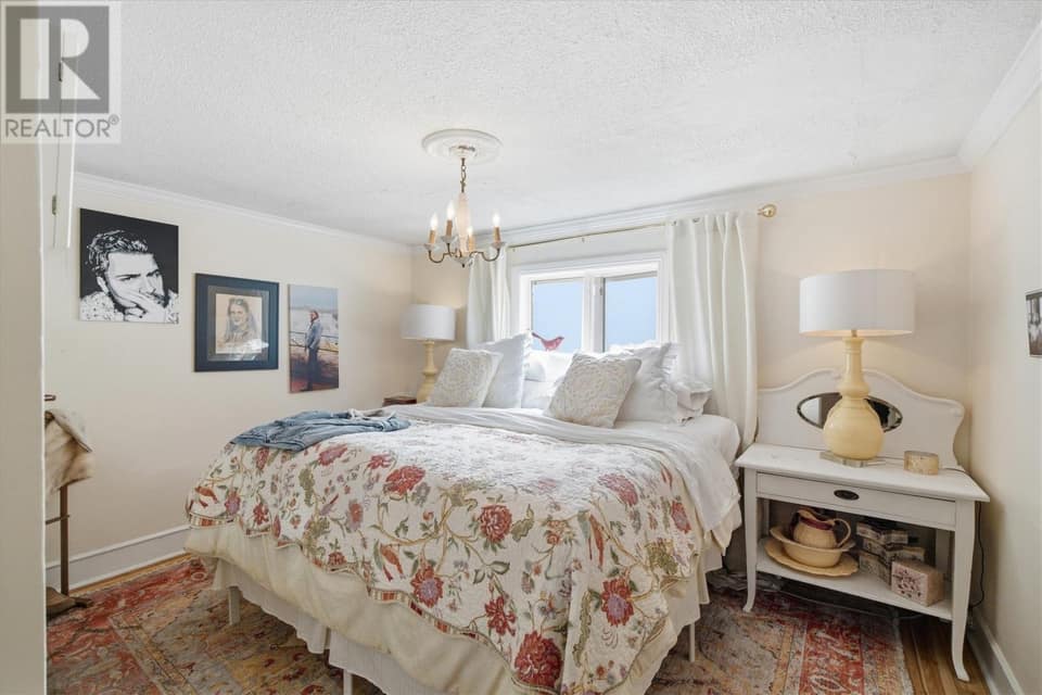 213 Pennywell Road, photo 16 of 34