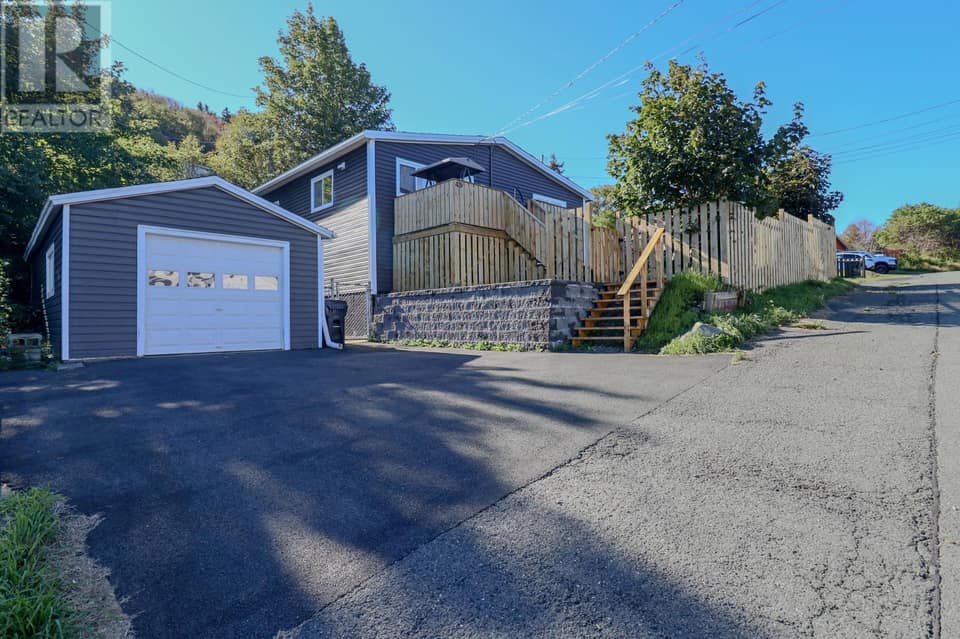49 Maxwell Place, photo 1 of 20