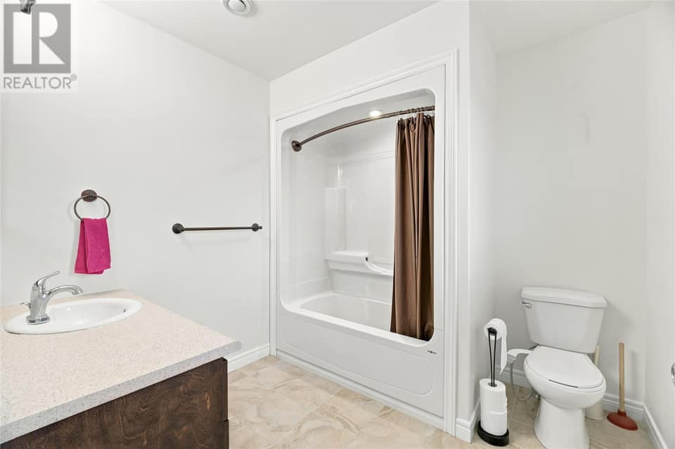 48 DAUNTLESS Street, photo 14 of 30