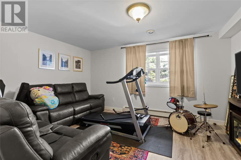 3 Maple Street, photo 23 of 42
