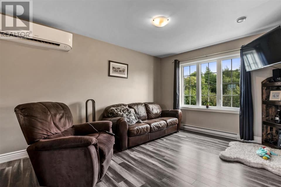 5 Chatwood Crescent, photo 6 of 38