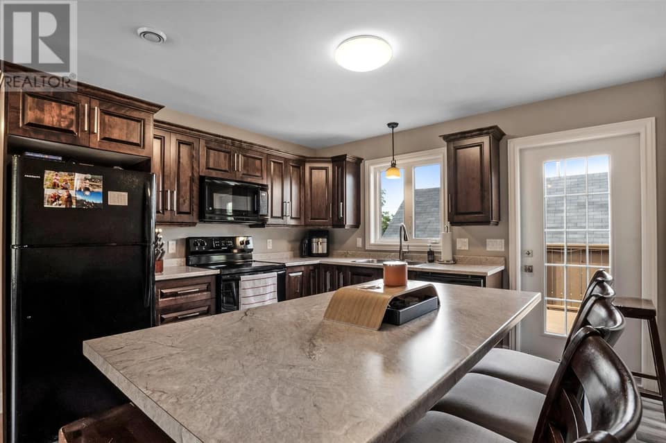 5 Chatwood Crescent, photo 8 of 38