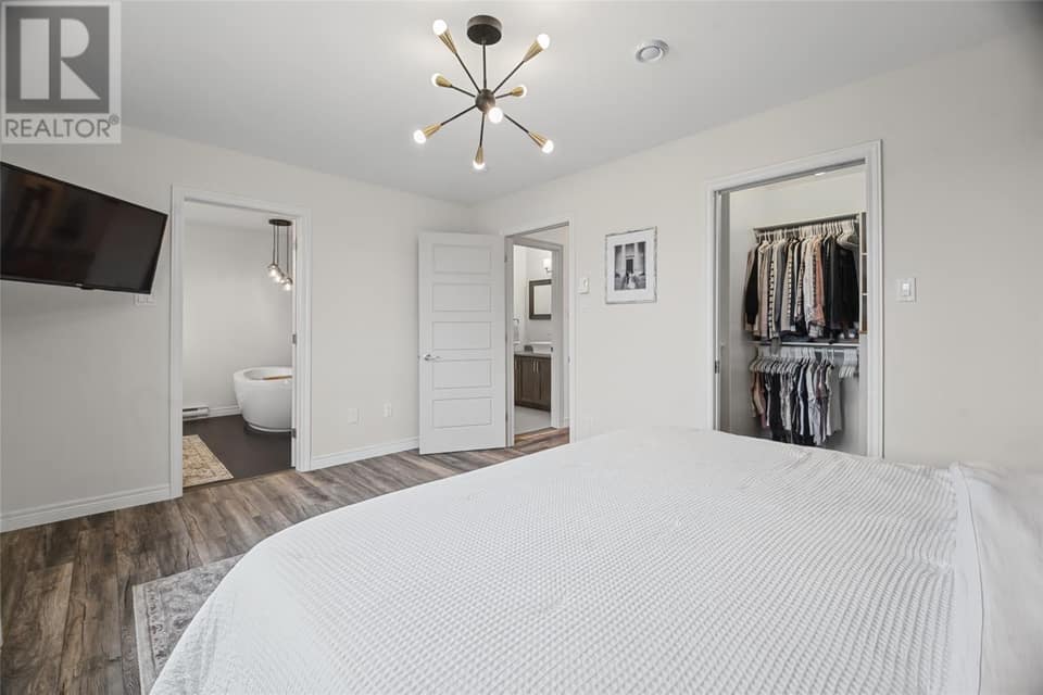 18 Challenger Crescent, photo 15 of 34