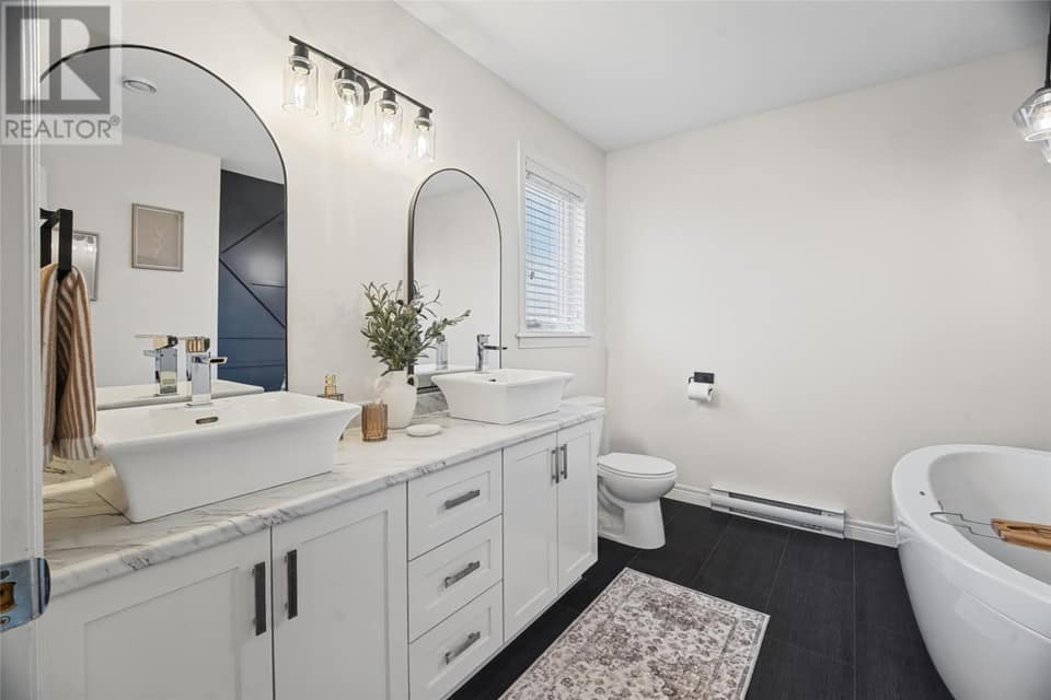 18 Challenger Crescent, photo 16 of 34