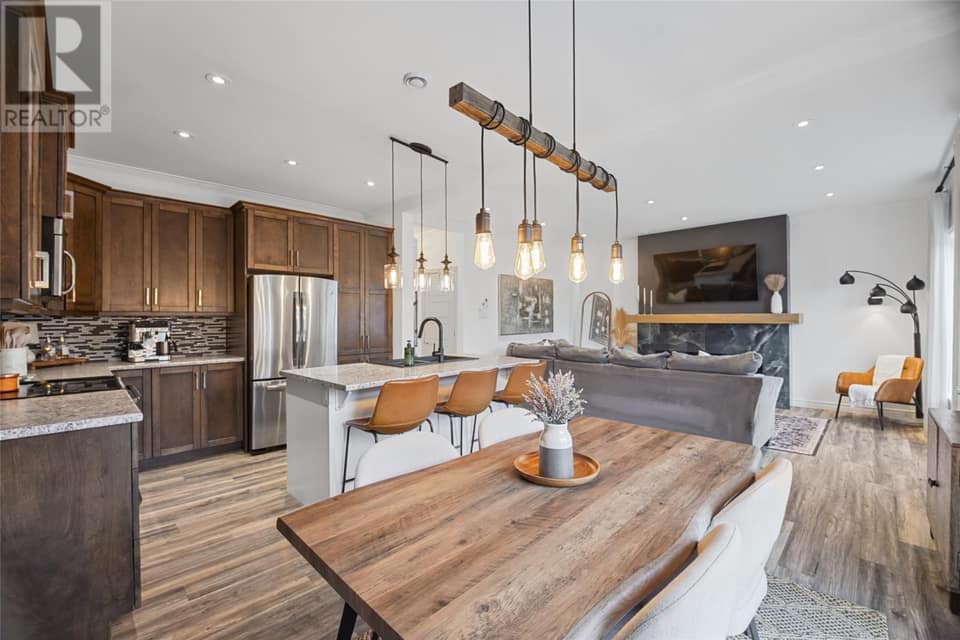 18 Challenger Crescent, photo 2 of 34