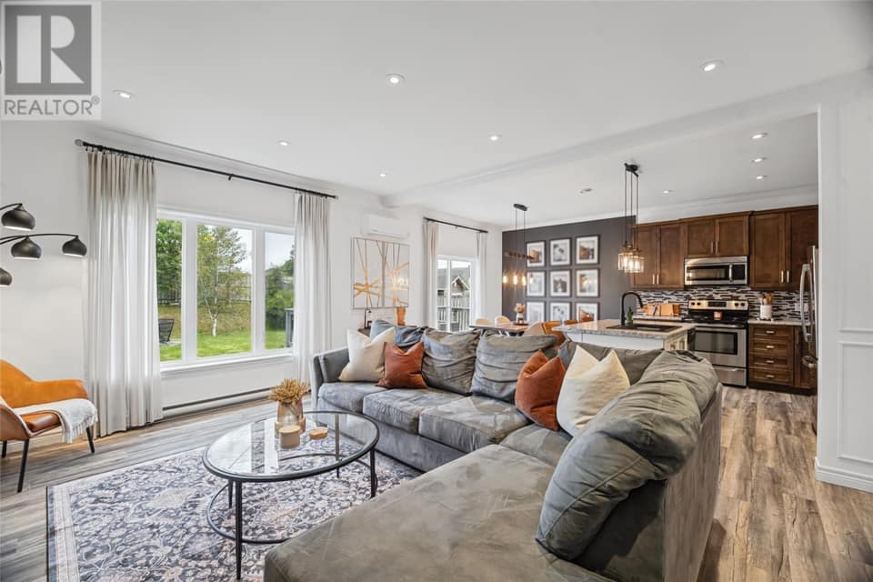 18 Challenger Crescent, photo 3 of 34