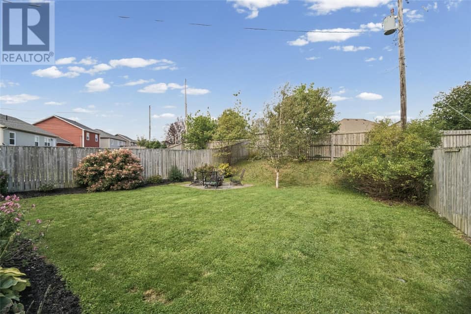 18 Challenger Crescent, photo 32 of 34