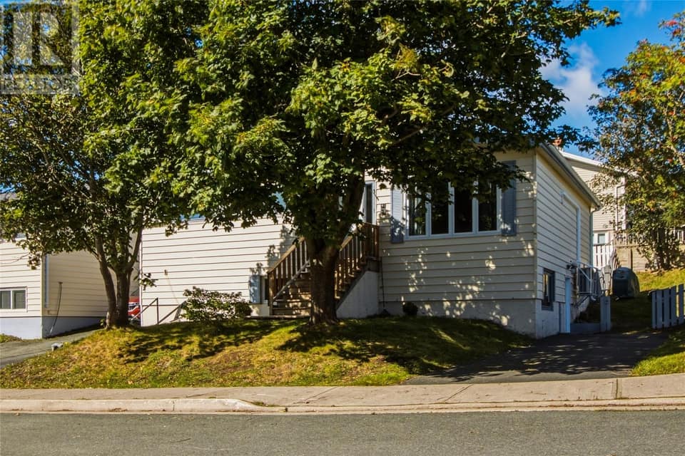48 Amherst Heights, photo 1 of 30
